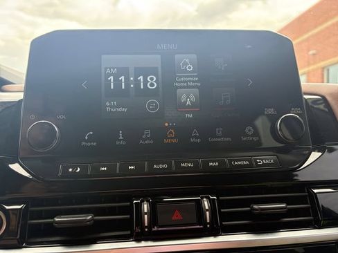 Used 2022 Nissan Pathfinder Platinum AWD/4WD image 26
