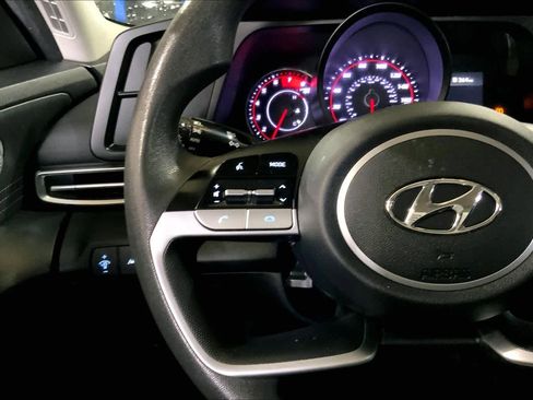 Used 2021 Hyundai Elantra SEL image 24