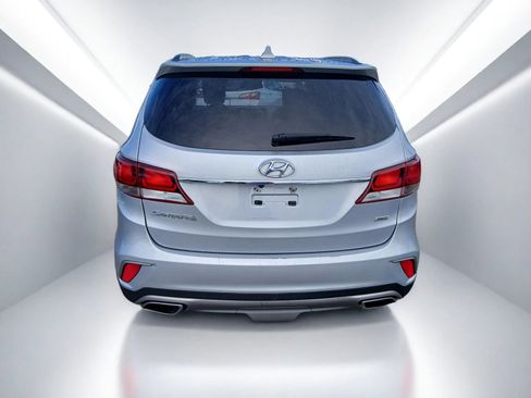 Used 2017 Hyundai Santa Fe SE AWD/4WD image 6