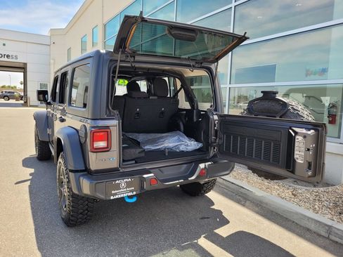 Used 2023 Jeep Wrangler Unlimited w/ 8.4" Radio Group AWD/4WD image 35