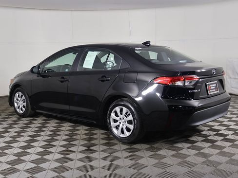 Used 2024 Toyota Corolla LE image 6