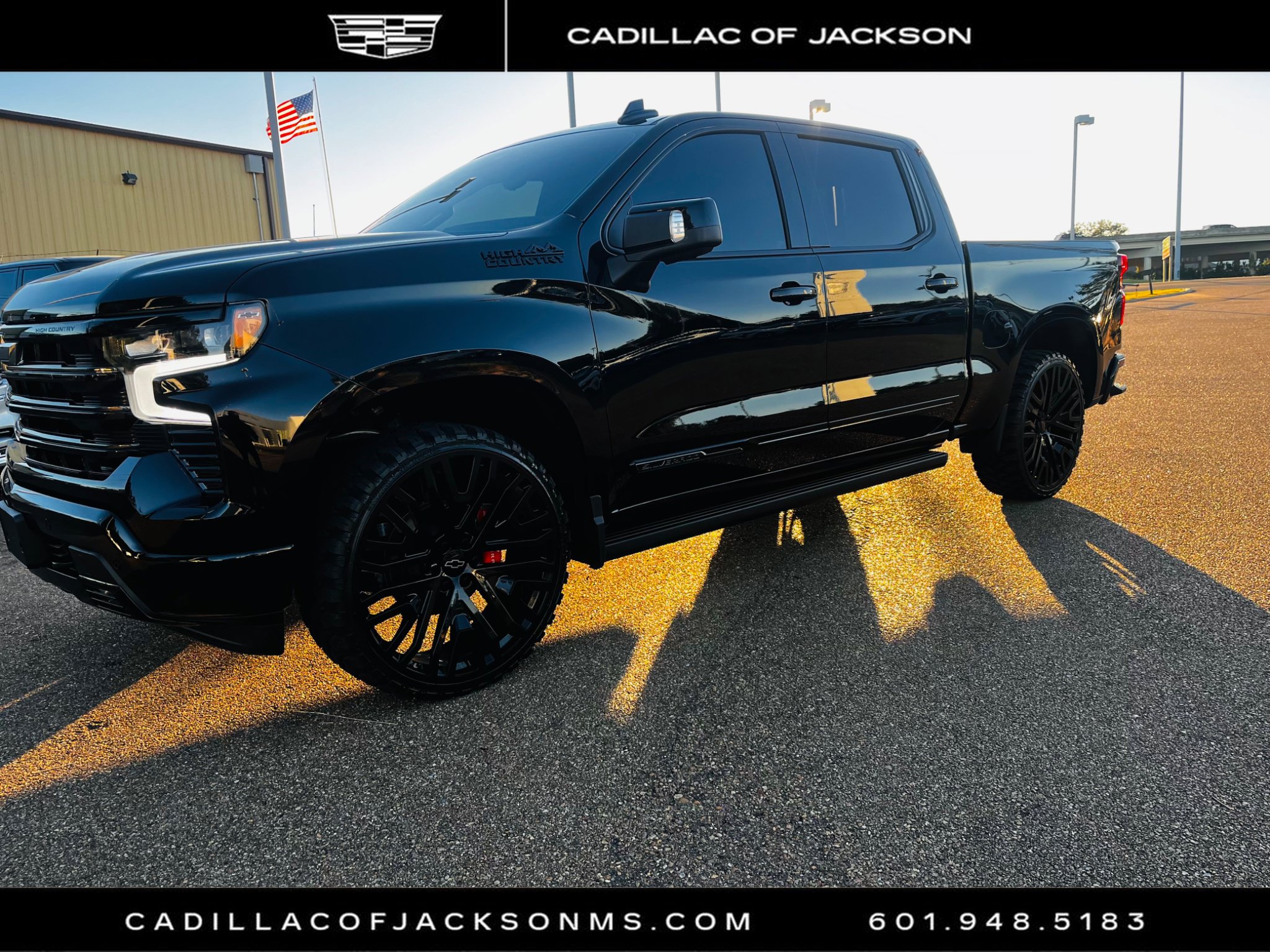 Used 2025 Chevrolet Silverado 1500 High Country w/ Midnight Edition AWD/4WD image 2