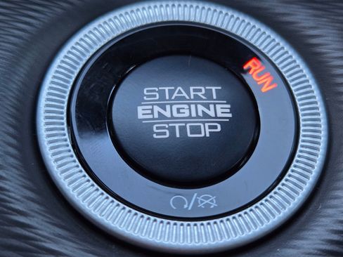 New 2025 Jeep Grand Cherokee Laredo image 16