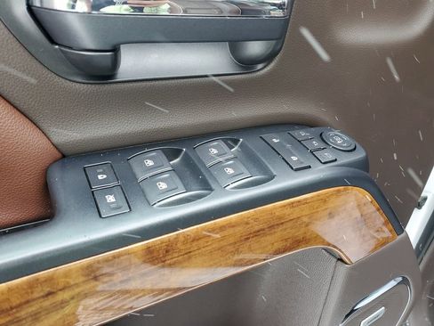 Used 2019 Chevrolet Silverado 2500 High Country image 12