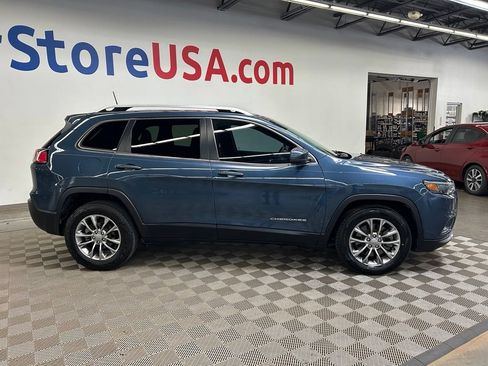 Used 2020 Jeep Cherokee Latitude Plus w/ Comfort/Convenience Group FWD image 9