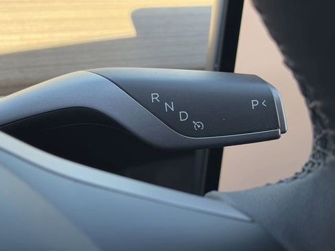Used 2024 Tesla Model Y Long Range AWD/4WD image 32