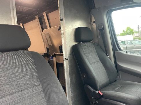 Used 2018 Mercedes-Benz Sprinter 2500 image 15
