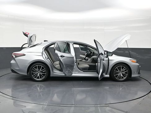 Used 2022 Toyota Camry XLE w/ Navigation Package image 30