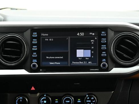 Used 2020 Toyota Tacoma SR5 AWD/4WD image 30