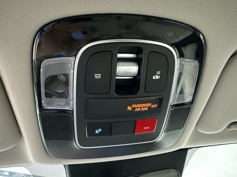 Used 2025 Hyundai Sonata Limited FWD image 32