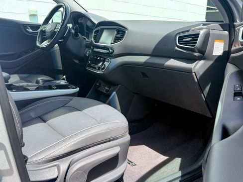 Used 2019 Hyundai Ioniq Limited FWD image 12