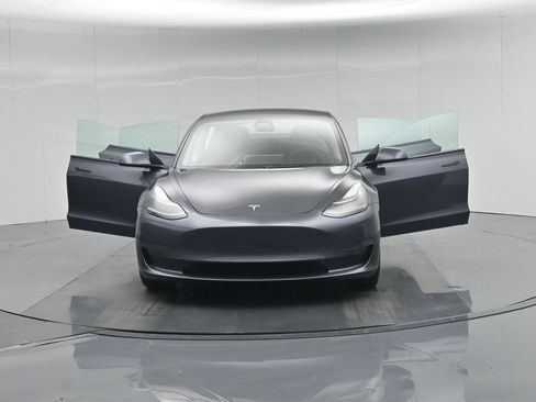 Used 2023 Tesla Model 3 Standard Range RWD image 28