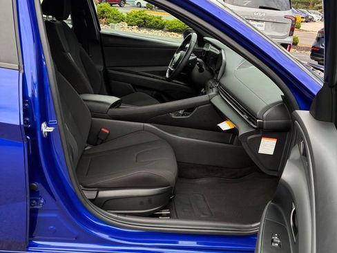 Used 2025 Hyundai Elantra SEL FWD image 18