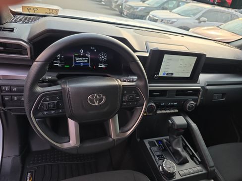 Used 2025 Toyota 4Runner TRD Off-Road AWD/4WD image 3