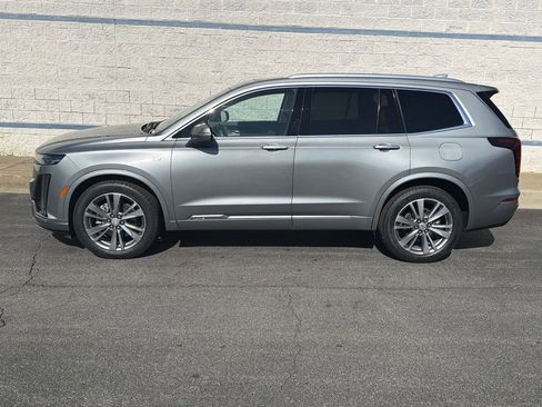 Certified 2024 Cadillac XT6 Premium Luxury image 4