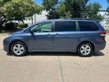 Used 2013 Toyota Sienna LE image 3