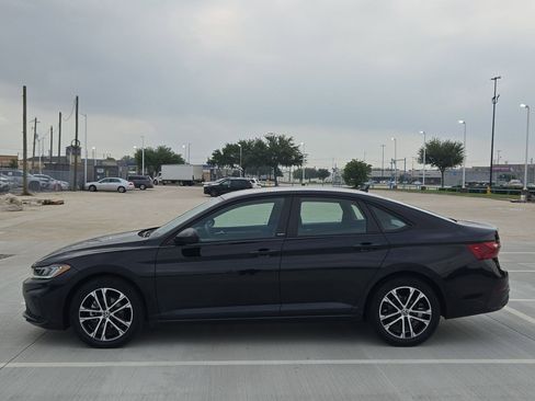 Used 2025 Volkswagen Jetta Sport FWD image 7