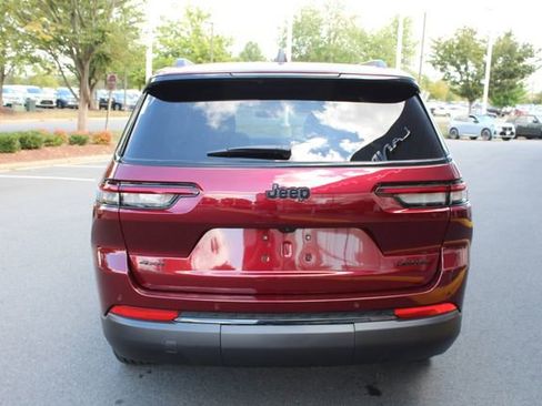 Used 2025 Jeep Grand Cherokee L Limited w/ Black Appearance Package image 7