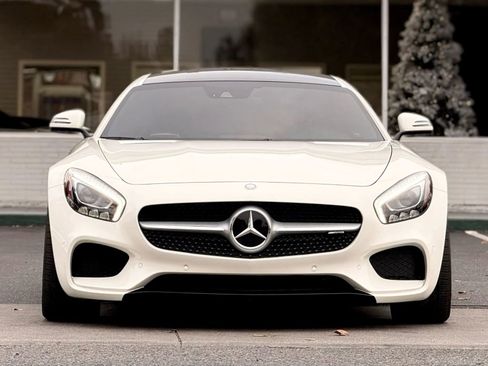 Used 2017 Mercedes-Benz AMG GT S image 3