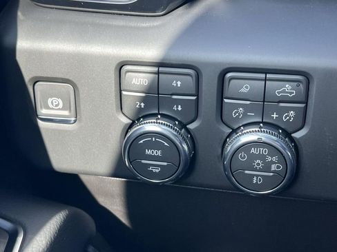 New 2026 GMC Sierra 3500 Denali w/ Denali Reserve Package image 22