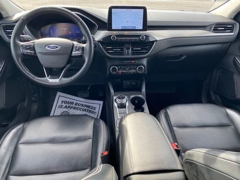 Used 2022 Ford Escape Titanium image 5