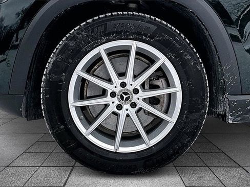 Certified 2024 Mercedes-Benz GLE 450 4MATIC image 37