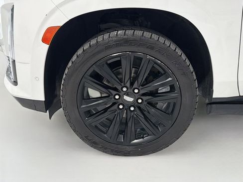 Certified 2022 Cadillac Escalade Sport Platinum w/ Heavy-Duty Trailer Package image 31