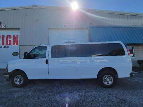 Used 2017 Chevrolet Express 3500 LT w/ LT Preferred Equipment Group RWD image 6