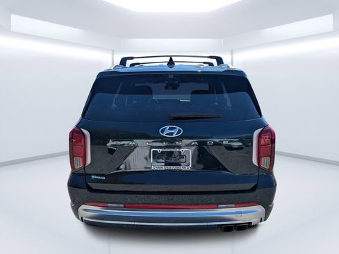 Used 2023 Hyundai Palisade Calligraphy FWD image 4