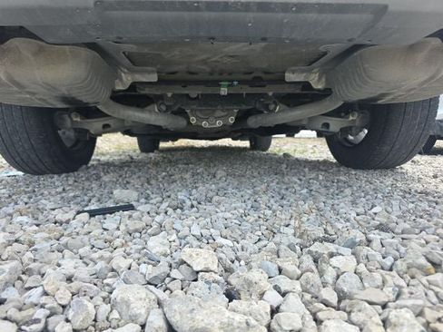 Used 2023 Ford Explorer XLT w/ Equipment Group 202A AWD/4WD image 12