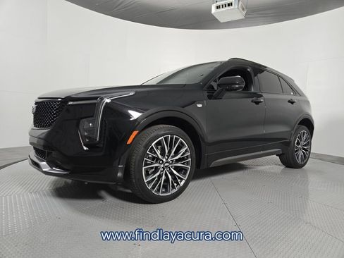 Used 2024 Cadillac XT4 Sport image 2