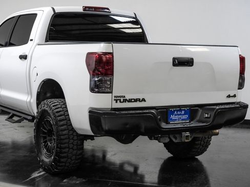 Used 2010 Toyota Tundra 4x4 CrewMax image 13