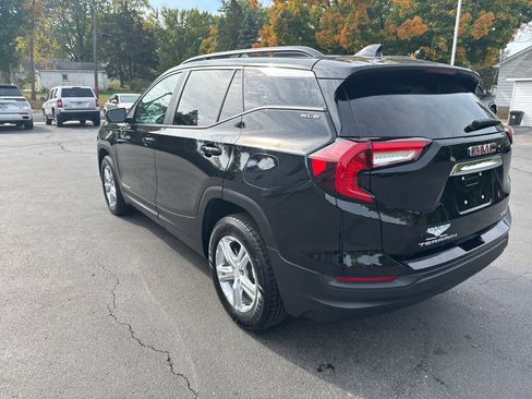 Used 2022 GMC Terrain SLE w/ Driver Convenience Package image 5