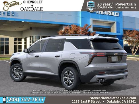 New 2026 Chevrolet Traverse LT w/ Driver Confidence Package AWD/4WD image 3