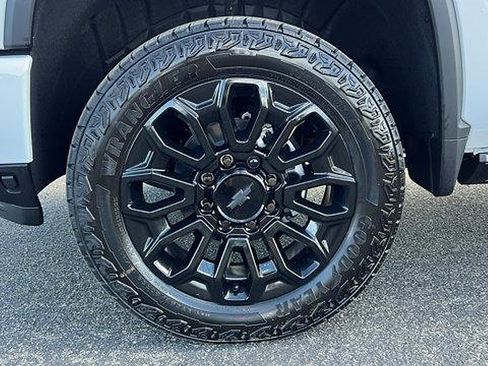 New 2025 Chevrolet Silverado 2500 High Country w/ High Country Premium Package image 12