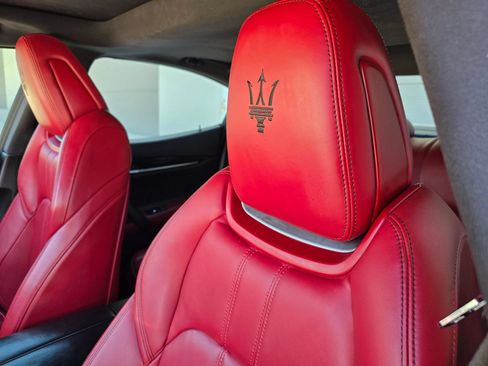 Used 2018 Maserati Ghibli S GranSport RWD image 26