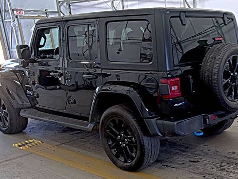 Used 2023 Jeep Wrangler Unlimited Sahara w/ Cold Weather Group image 4