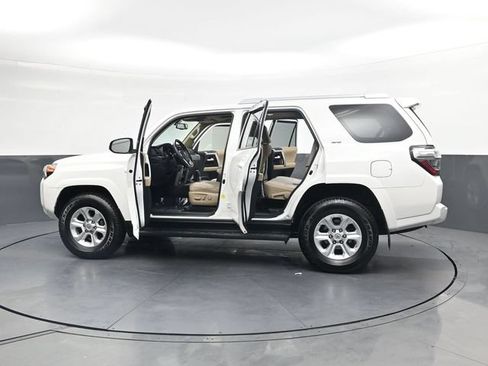 Used 2016 Toyota 4Runner SR5 Premium AWD/4WD image 41