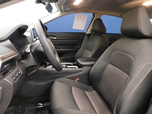 Used 2024 Nissan Altima 2.5 SV image 22