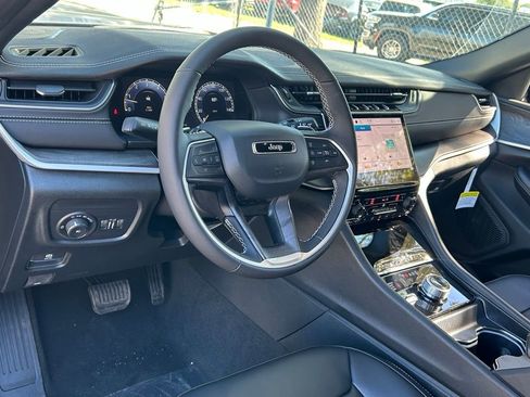 New 2025 Jeep Grand Cherokee L Limited w/ Black Appearance Package image 45