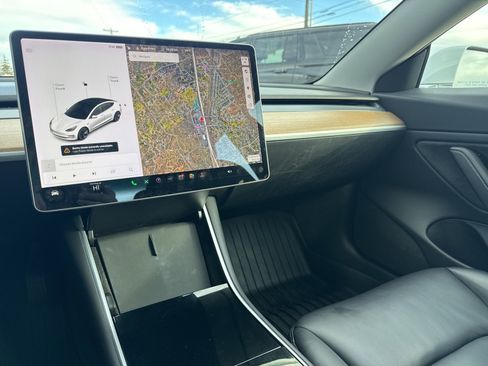 Used 2018 Tesla Model 3 Long Range image 18