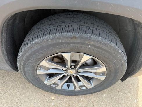 Used 2025 Chevrolet Equinox LT FWD image 25