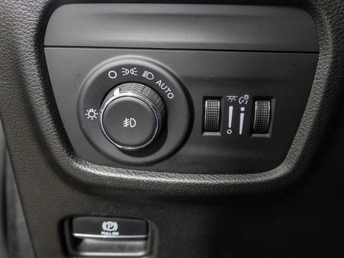 Used 2024 Jeep Grand Cherokee L Limited w/ Luxury Tech Group II AWD/4WD image 36