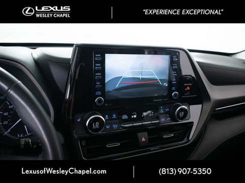 Used 2020 Toyota Highlander XLE FWD image 40