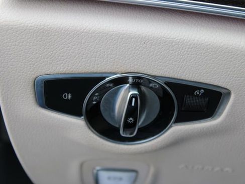 Used 2017 Mercedes-Benz E 300 image 22