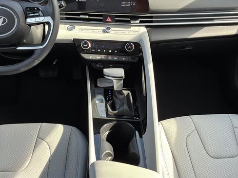 New 2026 Hyundai Elantra Limited FWD image 22