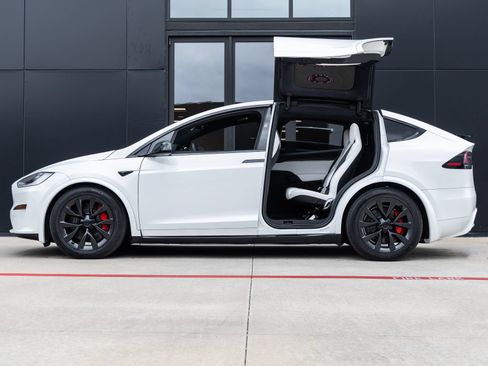Used 2023 Tesla Model X Plaid AWD/4WD image 10