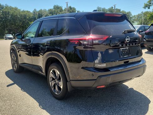 Certified 2025 Nissan Rogue SV FWD image 7
