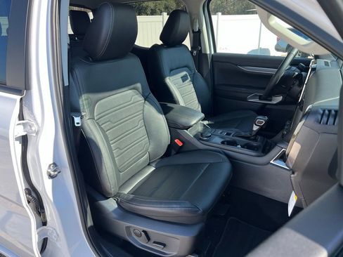 New 2025 Ford Ranger Lariat w/ FX4 Off-Road Package image 18