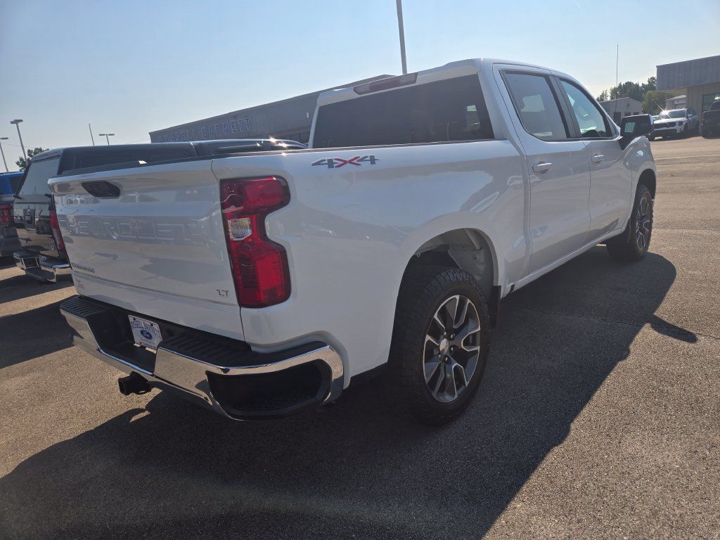 Used 2024 Chevrolet Silverado 1500 LT AWD/4WD image 4